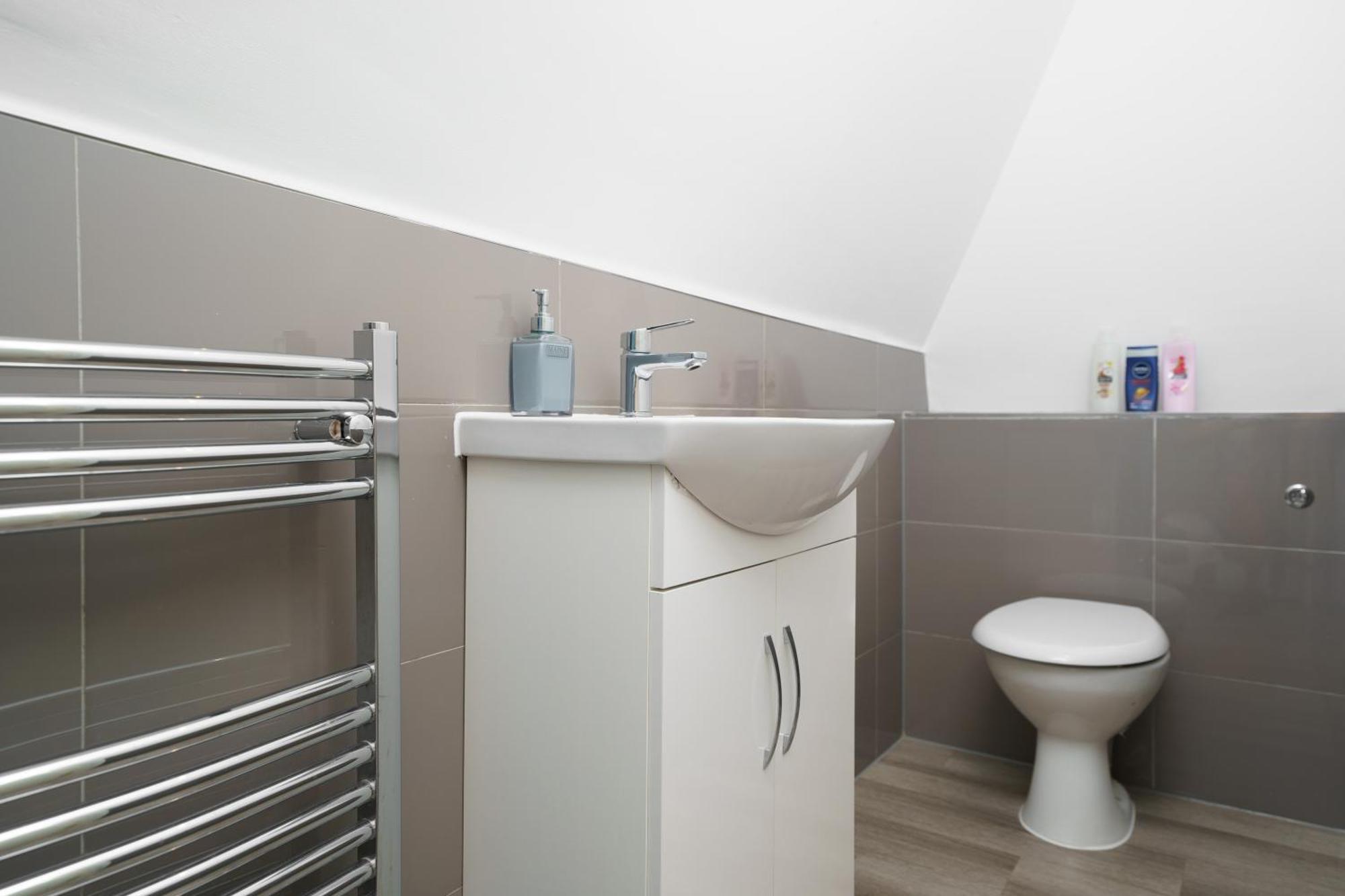 Modern Apartment In South West Londen Buitenkant foto