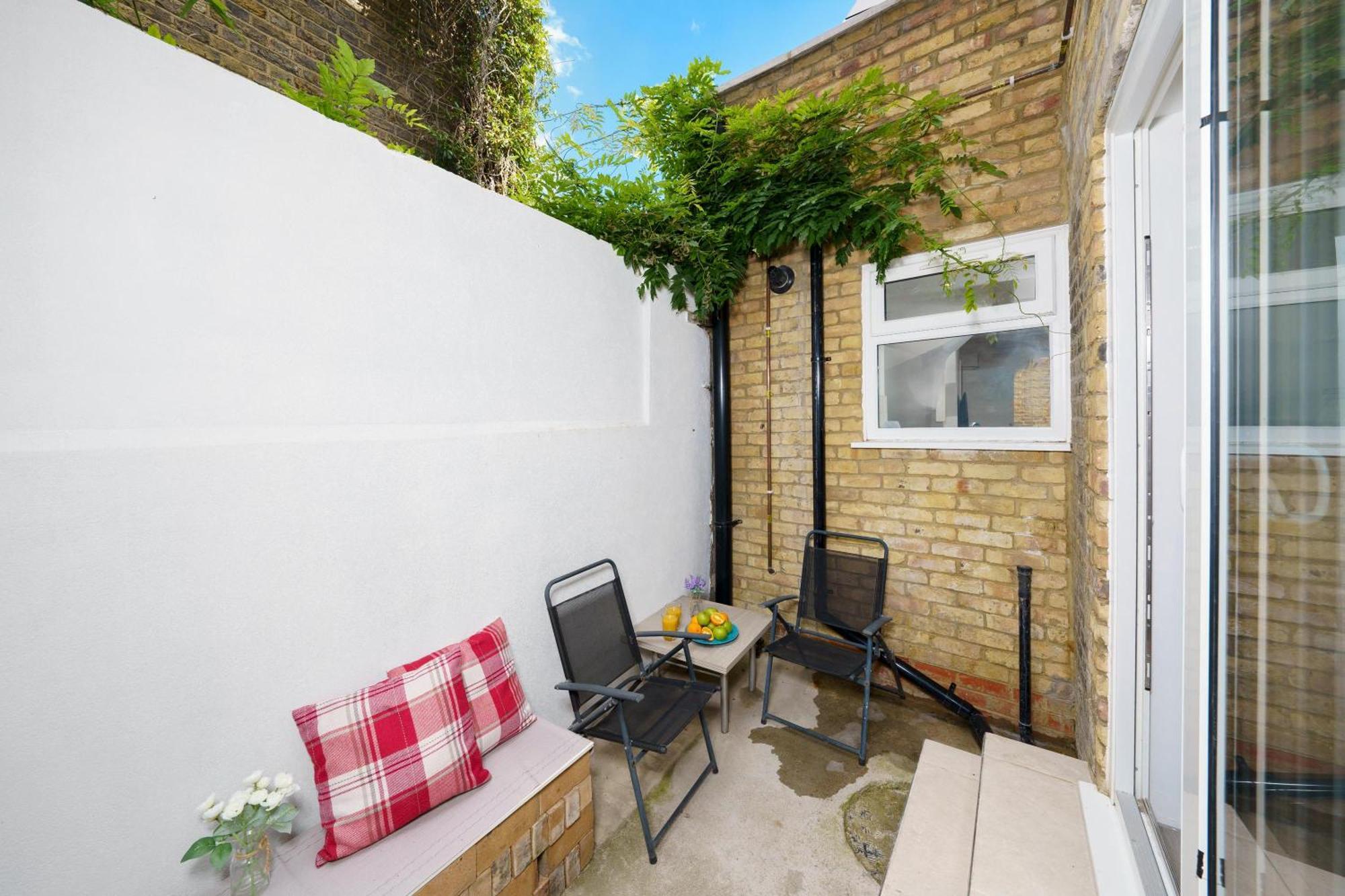 Modern Apartment In South West Londen Buitenkant foto